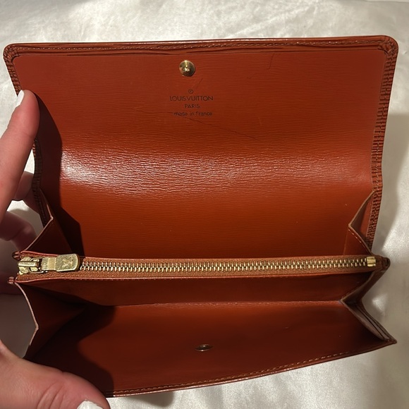 ✨💎 *Rare* ✨💎 Louis Vuitton Cognac Brown Epi Leather Wallet Bundle! *3 Wallets! - Picture 6 of 16